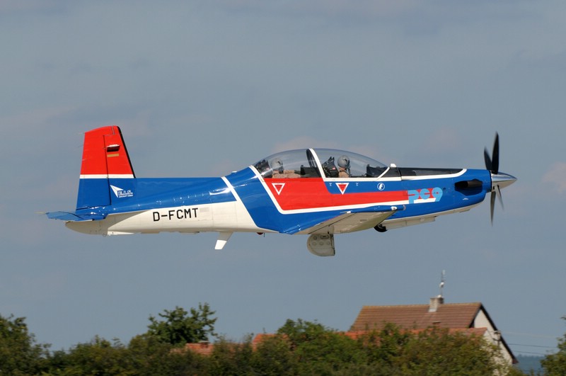 comp_RARO 13_6.jpg - From Germany two civil registered PC-9 from E.I.S. Aircraft, a company that provides tactical military flight training for Germany and its NATO partners